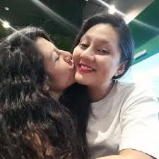 Esme León 🌸 (@esme_len)