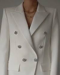 I don't get it either. Pin En Office Looks