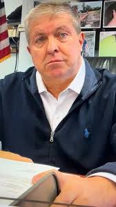 It doesn't seem right that Eddy Marinelli and Melanie Cassens get to choose  the paid ballot workers and I have no choice. #votekurz #savesunsetpark  #saveportsports #stopthesunsetparktransfer