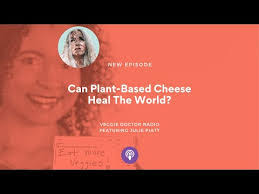 Julie Piatt's Instagram, Twitter & Facebook