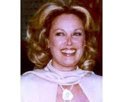 Lori Behar's Instagram, Twitter & Facebook