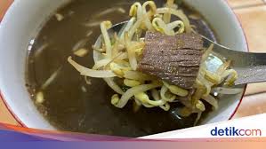 Kini sate pun banyak dijual di kaki lima dengan beragam jenis di berbagai daerah indonesia. Soto Kebo Warso Uniknya Soto Daging Kerbau Dan Mangut Manyung Super Pedas