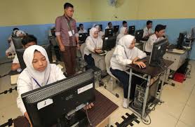 Jika kamu merasa latihan soal melengkapi paragraf dengan kalimat ini bermanfaat, silakan untuk membagikan latihan soal ini kepada teman, saudara, atau tetanggamu. Contoh Soal Melengkapi Paragraf Dengan Kata Dan Kalimat Unbk Smp 2020
