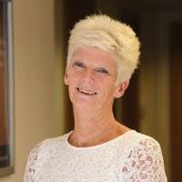 Julie Calcott's Instagram, Twitter & Facebook