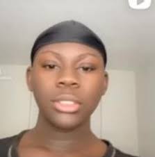 Kelly Houston's Instagram, Twitter & Facebook