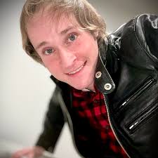 Shaun Jay's Instagram, Twitter & Facebook