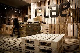 Desain Interior Dari Kayu Pallet Bekas Teknologi Konstruksi Arsitektur Interior Desain Ritel Desain