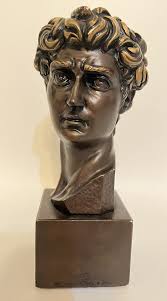 Preços baixos em David Estátua em Esculturas de Arte