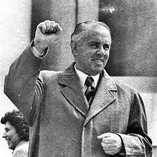 Enver Hoxha - Wikipedia