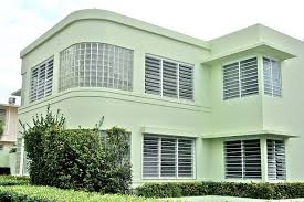 Green Streamline House In Condado Art Deco Buildings Bauhaus Architecture Art Deco Architecture
