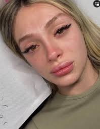 Lash tech with availablility Saturday ? I like Russian volume