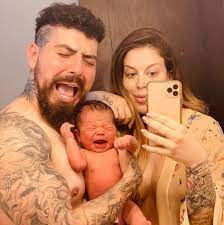 Sargento rap difundió en sus redes sociales el usuario de la cuenta de instagram de su hijo con camy g y recibió un sinfín de críticas. Sargento Rap Se Tatuo Una Enorme Foto De Su Pareja En La Espalda