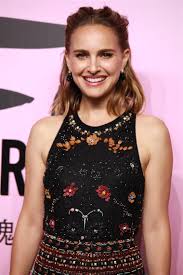 June 9, 1981) is an actress with dual american and israeli. Natalie Portman Has New Blond Highlights That Are Perfect For Summer