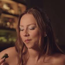 Ester Expósito Update.