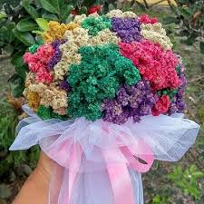 Tidak seperti bunga lain yang dapat kita temukan di bunga edelweis dapat bertahan dan tetap hidup lama setelah dikeluarkan atau dicabut dari batangnya. Jual Buket Bunga Edelweis Wedding Bunga Abadi Kado Unik Di Lapak Bunga Edelweiss Shop Bukalapak