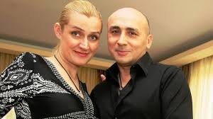 His singing talents brought him to the top of the romanian charts more than once. Cum A Fost SurprinsÄƒ SoÈ›ia Lui Marcel Pavel DupÄƒ Ce S A Plans CÄƒ Are Probleme Cu Banii Exclusiv Impact
