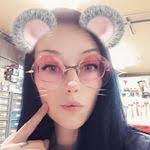 Kari Breedlove's Instagram, Twitter & Facebook