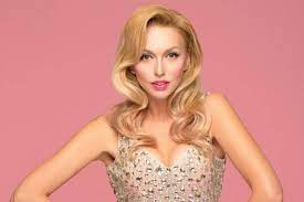 Olya Polyakova Zhizn Bez Kokoshnika Chto Skryvaetsya Za Maskoj Superblondinki Karavan