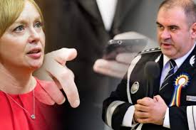 Rectorul academiei de poliţie, fost profesor de sport ajuns doctor în ştiinţele educaţiei, a fost abilitat, recent, să conducă doctorate în ordine publică şi siguranţă naţională. Academia De Politie Citeste Toate Articolele Despre Academia De Politie Spynews Ro