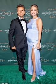 Sean lock appeared on 8 out of 10 cats does countdown with jimmy carr, jon richardson, rachel riley and susie dent. Pregnant Rachel Riley Goes Make Up Free As She Displays Her Growing Baby Bump Daily Mail Online