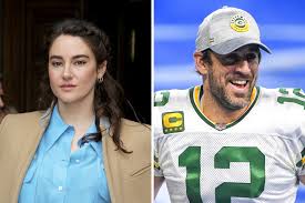 Like the moms of monterey, it's time to get all up in shailene woodley's business. Shailene Woodley Just Confirmed Her Engagement To Aaron Rodgers And Showed Off Her New Ring Instyle