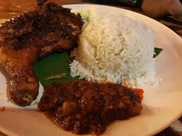 252 resep nasi lemak ala rumahan yang mudah dan enak dari komunitas memasak terbesar dunia! Nasi Lemak Ayam Goreng Picture Of Village Park Restaurant Petaling Jaya Tripadvisor