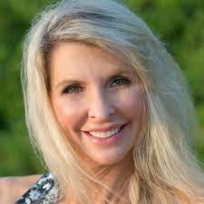 Dorothy Winslow's Instagram, Twitter & Facebook