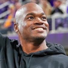 NFL Legend Adrian Peterson's Stunning Career Pivot to a Wildly Different  Sport Shocks Fans Full story via 🔗 in comments. 👇