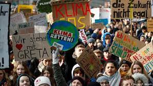 Die demonstranten marschieren am freitag, dem 19. Fridays For The Future Students Rally For The Climate All Media Content Dw 01 03 2019