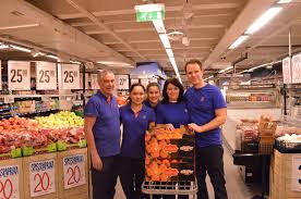 10.00 kunne tveter åpne dørene til sin nye rema 1000 på eikli. Nyheter Naeringsliv 40 Ar Siden Rema 1000 Innforte Lavprisbegrepet I Fredrikstad Gikk Koene Gjennom Hele Butikken