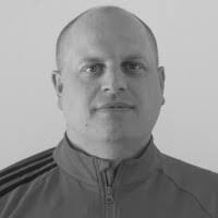 Correo electrónico y teléfono de Claire Hodgson