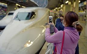 Dalam bidang teknologi jepang memang negara yang terkenal dengan kecanggihannya, tak terkecuali moda transportasi. Shinkansen Ini 3 Rahsia Yang Menjadikan Kereta Api Jepun Terbaik Di Dunia Iluminasi