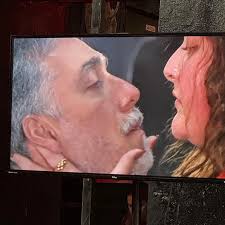 Eu nunca me quebro porque nunca estou inteiro." By @carolinaloureiro Com o  querido @loic.damiani 🤍 #teatro #ator #mood #instagood #saopaulo