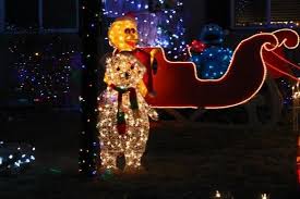 A Driving Tour Of Neighborhood Holiday Lights In South Metro Denver Littleton Englewood And Centennial Holiday Lights Display Holiday Lights Christmas Lights