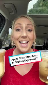 Apple Crisp Macchiato vs. Shaken Espresso: ¿Cuál prefieres?