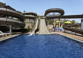 Bu tatil beldelerinin yanı sıra romantik bir tatille özdeşleşen kapadokya otelleri arasında da odasında havuza girilen oteller bulunuyor. Titanic Deluxe Bodrum 301 1 4 5 3 Bodrum Hotel Deals Reviews Kayak