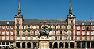 See 16 authoritative translations of mayor in english with example sentences, phrases and audio pronunciations. Audioguide Plaza Mayor Einleitung Reisefuhrer Mywowo