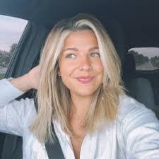 Casey Potts's Instagram, Twitter & Facebook