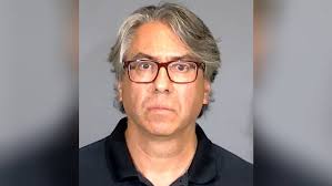 AP source: Eagles QB Hurts suffers sprained right shoulder