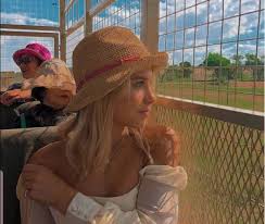 Phoebe adele gates, bill gates, and melinda gate. Phoebe Adele Gates Biography Lifestyle Age Boyfreind Family And More 247businessnews