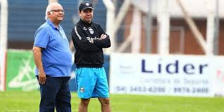 Parabenizamos também pelos seus 49 anos completados na data de hoje 🥳👏 Enderson Moreira Diz Que Esquema Do Gremio Ira Variar