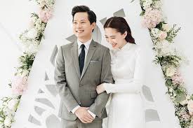 Đầu óc của phụ nữ rất tinh tế và nam giới thì thẳng thắn, nếu là bạn bè thì họ có thể bổ sung cho nhau. Ä'áº·ng Thu Tháº£o Ao Dai Tráº¯ng E áº¥p Trong Lá»… Ä'inh Hon Vá»›i Ä'áº¡i Gia