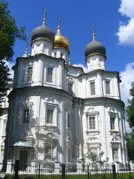 Kazańska ikona matki bożej (kazanskaja ikona bożijej matieri) należy do ikon bogarodzicy darzonych największą czcią wiernych. Cerkiew Kazanskiej Ikony Matki Bozej W Moskwie Jasieniewo Wikipedia Wolna Encyklopedia