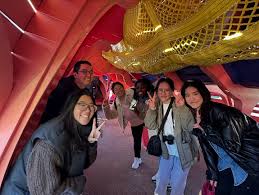 LARP students spent a windswept and sunny Saturday in Manhattan with  Catherine Seavitt and Yadan Luo, with an afternoon walk along the west side  piers of Hudson River Park. We visited a