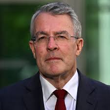 Labor to boost whistleblower protections in last sitting fortnight of  parliamentary year