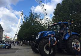 New Holland Tractor Joins Notting Hill Carnival Parade Farminguk News