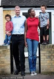 World S Tallest Couple 4 People S Daily Online Tall People Tall Women Giant People