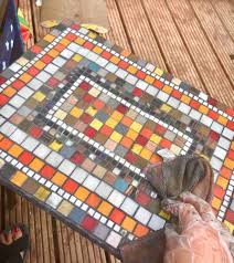 How To Transform An Old Coffee Table With Mosaic Diy Old Coffee Tables Coffee Table Vintage Mosaic