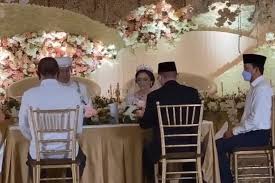 Berikut contoh foto gambar dekorasi pernikahan modern elegan minimalis lagi ngetrend terbaru sebagai inspirasi anda untuk mendesain dan mendekorasi pelaminan impian anda. Romantisnya Dekorasi Pernikahan Ifan Seventeen Dan Citra Monica
