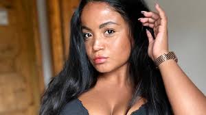 Linfluencer da centinaia di abbonati che lavora come cameriera: Nella  vita bisogna sempre avere un piano B